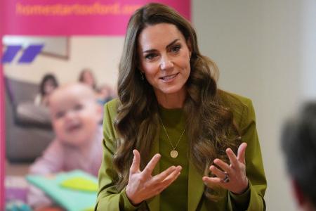 Die Prinzessin zeigt sich besorgt über den Einfluss von Smartphones und anderen Geräten auf soziale Beziehungen. Die Prinzessin zeigt sich besorgt über den Einfluss von Smartphones und anderen Geräten auf soziale Beziehungen.