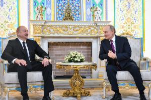 Der aserbaidschanische Präsident Ilham Aliyev hat Kremlchef Wladimir Putin öffentlich gedankt für die Aufklärung des Flugzeugabsturzes im Dezember vorigen Jahres.