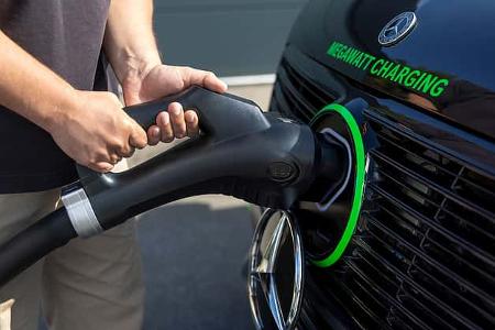 Mercedes Experimental-Lade-Fahrzeug (ELF)