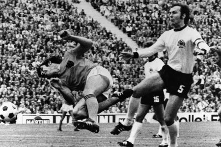 Platz 15: Franz Beckenbauer - 103 Einsätze