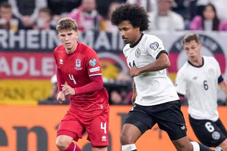 Karim Adeyemi (bis 62.) - Note: 3,5 - Konnte gegen einen tiefstehenden Gegner nie sein Tempo ausspielen. Wirkte dadurch in seiner Spielweise doch ziemlich eingeschränkt. Kam mit der Zeit zwar auf drei Abschlüsse, aus dem Spiel heraus blieben klare Impulse aber eine Seltenheit.