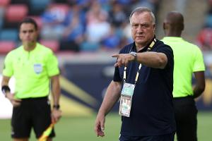 Fußballzwerg Curacao mit Advocaat auf WM-Kurs