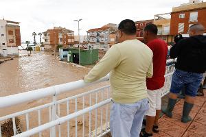 Starker Regen hat in Südostspanien zu Überschwemmungen geführt.