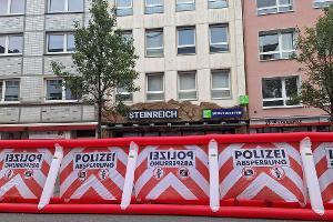Bei Schüssen in einem Wettbüro in der Innenstadt von Gießen sind drei Menschen verletzt worden. 