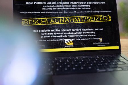 Wenn man die Adresse der beschlagnahmten Internetseiten eingibt, erscheint ein Sicherstellungsbanner der Behörden. (Archivbild) Wenn man die Adresse der beschlagnahmten Internetseiten eingibt, erscheint ein Sicherstellungsbanner der Behörden. (Archivbild)
