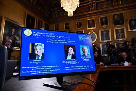 Verkündet werden die Wirtschaftsnobelpreisträger traditionell in der Königlich-Schwedischen Akademie der Wissenschaften.