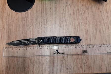 Bundespolizei nimmt zwei Personen fest und beschlagnahmt mehrere Waffen an diesem Wochenend