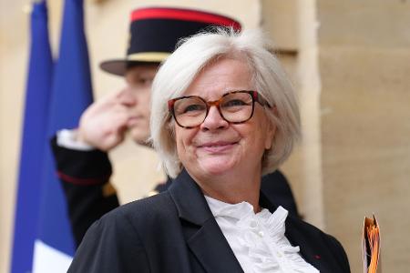 Die bisherige Arbeitsministerin Vautrin übernimmt die Leitung des Verteidigungsministeriums.