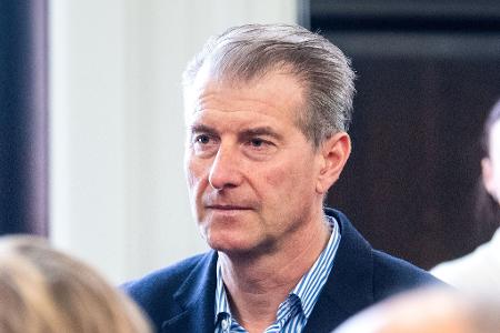 Der Vater Stephan Hensel ist Nebenkläger in dem Prozess.