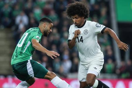 Deutschland vs. Nordirland: Noten und Einzelkritik - Nach dem lockeren Sieg gegen Luxemburg musste die deutsche Nationalmannschaft am Montag in Nordirland Schwerstarbeit leisten. Das Gastspiel in Belfast wurde zum Kampfspiel, das die DFB-Elf letztlich etwas glücklich mit 1:0 gewann. Alle Nationalspieler in der Einzelkritik: Deutschland vs. Nordirland: Noten und Einzelkritik - Nach dem lockeren Sieg gegen Luxemburg musste die deutsche Nationalmannschaft am Montag in Nordirland Schwerstarbeit leisten. Das Gastspiel in Belfast wurde zum Kampfspiel, das die DFB-Elf letztlich etwas glücklich mit 1:0 gewann. Alle Nationalspieler in der Einzelkritik: