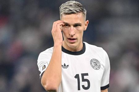 Nico Schlotterbeck - Note: 2,5 - Spielte viele lange Bälle in Richtung Adeyemi und schaffte es mit den Diagonalbällen immer wieder, Lücken in der gegnerischen Ordnung aufzudecken. Schlug sich in der Defensivarbeit über weite Strecken ordentlich. Nach der Pause in der Drangphase der Nordiren vereinzelt etwas leichtgewichtig.