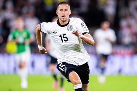Waldemar Anton (ab 87.) - ohne Bewertung - Rückte für die letzten Minuten als zusätzlicher Innenverteidiger hinten rein. Gewann letztlich aber nur noch ein Kopfballduell.