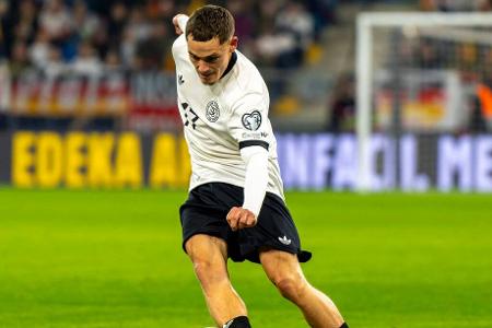 Florian Wirtz (bis 90.) - Note: 4,0 - Wurde von Gegner intensiv bearbeitet und zog als Premier-League-Spieler die Pfiffe des Publikums auf sich. Wurde so in einer zerfahrenen Partie tatsächlich über weite Strecken seiner Stärken beraubt. Löste zwar manchmal Situationen auf engem Raum gut auf, gefährlich wurde es aber fast nie.