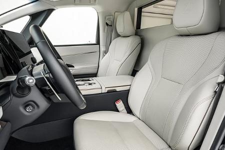 Lexus LM 350h Viersitzer