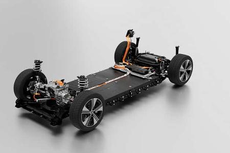 10/2025 Mercedes Batterietechnologie LFP NMC und Festkoerper 10/2025 Mercedes Batterietechnologie LFP NMC und Festkoerper