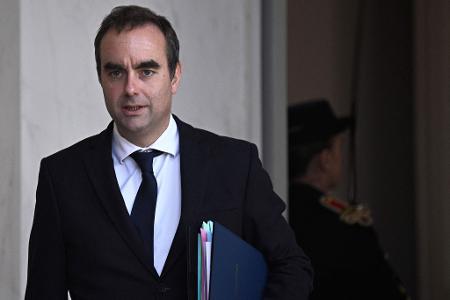 Frankreichs Pemier Lecornu setzt Rentenreform aus.