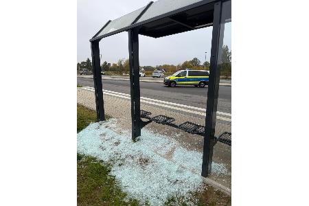 Nach der Sachbeschädigung in der Gneisenaustraße sucht die Polizei nach Hinweisen und Zeugen.