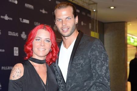Dennis und Dana Diekmeier: Krebskranke Tochter auf Intensivstation Dennis und Dana Diekmeier: Krebskranke Tochter auf Intensivstation