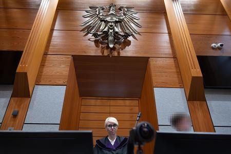 Die Richterin und zwei Schöffen berieten über das Urteil