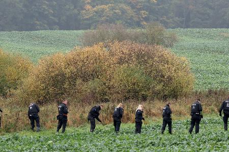 Am Mittwoch suchte die Polizei im erweiterten Umfeld des Fundortes einer Kinderleiche nach Spuren.