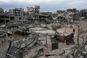 Viele Leichen von Geiseln könnten mutmaßlich unter den Ruinen ausgebombter Gebäude oder in Tunnelschächten verschüttet sein. (Archivbild)