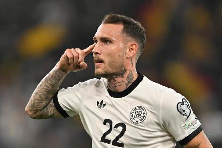 David Raum - Note: 3,0 - Wurde auf der linken Außenbahn streckenweise hinten reingedrängt. Nahm die englische Härte zwar komplett an und legte per Ecke die deutsche Führung auf. Aus dem Spiel heraus ging über seine Seite aber ganz wenig. Sammelte sogar mit Abstand die meisten Ballverluste aller Akteure (22).