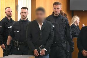 Der Beschuldigte wurde nach der Tat in einem psychiatrischen Krankenhaus untergebracht.