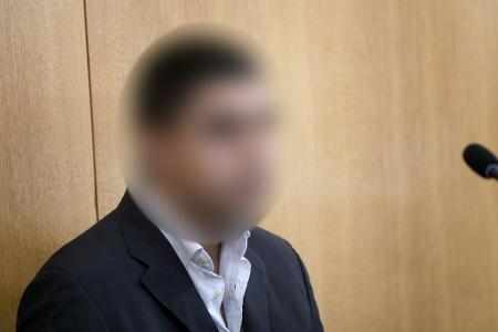 Der Beschuldigte kann sich nach Worten seines Verteidigers nur diffus an die Tat erinnern.