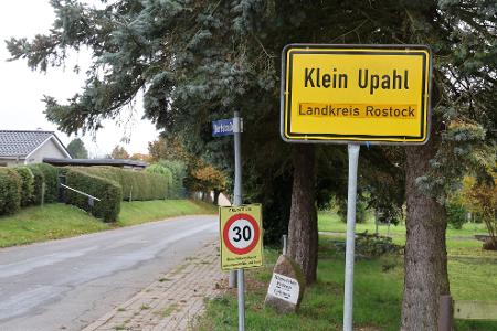 Nach umfangreicher Präsenz ist die Polizei inzwischen aus Klein Upahl abgezogen. 