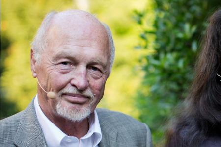 Gunther Nogge ist tot. Für seine Tätigkeit hatte der Biologe zahlreiche Auszeichnungen erhalten. Gunther Nogge ist tot. Für seine Tätigkeit hatte der Biologe zahlreiche Auszeichnungen erhalten.