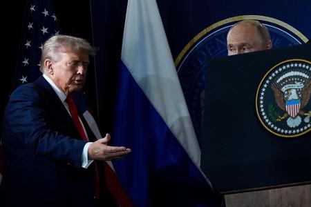Persönlich begegneten sich Trump und Putin zuletzt in Alaska. (Archivbild) Persönlich begegneten sich Trump und Putin zuletzt in Alaska. (Archivbild)