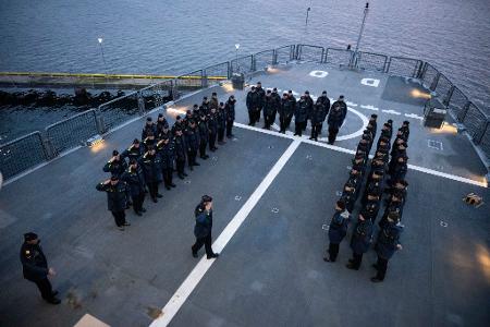 Auch die Abwehr feindlicher Drohnen üben die Soldaten.