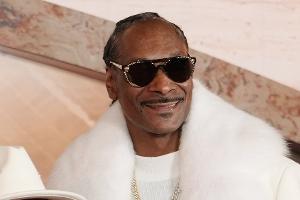 Snoop Dogg zeigt Flagge für LGBTQ-Gemeinschaft