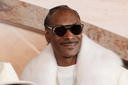 Snoop Dogg zeigt Flagge für LGBTQ-Gemeinschaft