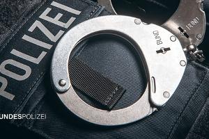 Das anhängende Symbolbild kann zu redaktionellen Zwecken mit dem Zusatz "Bundespolizei" im Zusammenhang mit dieser Pressemitteilung verwendet werden.