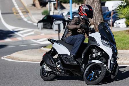 Piaggio MP3 310 Test Fahrbericht