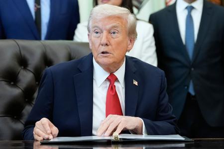 US-Präsident Trump geht nicht davon aus, dass die neuen, von ihm forcierten Zölle gegen China für die Wirtschaft haltbar sind. (Archivfoto) US-Präsident Trump geht nicht davon aus, dass die neuen, von ihm forcierten Zölle gegen China für die Wirtschaft haltbar sind. (Archivfoto)