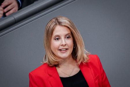 Verena Hubertz, die SPD-Ministerin für Bauwesen, will bezahlbaren Wohnraum schaffen. (Archivfoto)