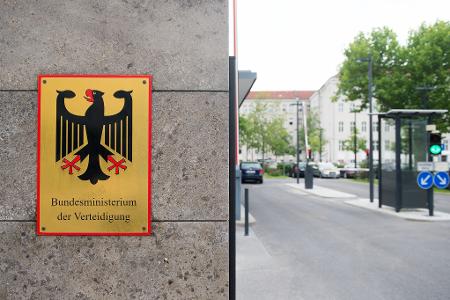 Die Bundeswehr schickt drei Soldaten nach Israel - sie sollen sich an der Überwachung der Gaza-Waffenruhe beteiligen. (Archivbild)