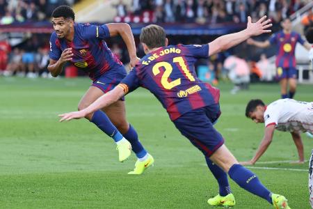 Barcelona protestiert, flucht - und siegt spät