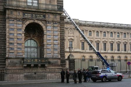 Auf das Pariser Museum Louvre ist ein Raubüberfall verübt worden. (Archivbild) Auf das Pariser Museum Louvre ist ein Raubüberfall verübt worden. (Archivbild)