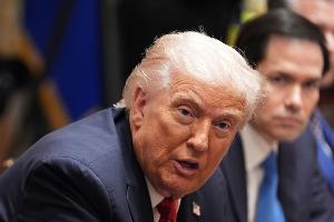 Trump wurde auf seine frühere Äußerung angesprochen, dass die Ukraine von Russland besetzte Gebiete zurückgewinnen könnte.