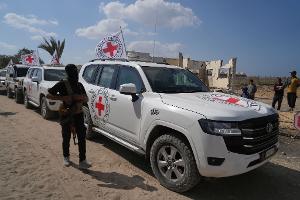 Die Hamas hat eine weitere Leiche an das Rote Kreuz übergeben, bei der es sich mutmaßlich um eine getötete Geisel handelt. (Archivbild)