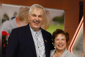 Anja und Bruno Rauh: "Bauer sucht Frau"-Paar besucht "Bares für Rares"