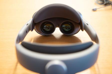 Die neue Samsung-Brille - hier zu sehen ihr Prototyp aus dem Frühjahr - gibt es deutlich günstiger als Apples Vision Pro. Die neue Samsung-Brille - hier zu sehen ihr Prototyp aus dem Frühjahr - gibt es deutlich günstiger als Apples Vision Pro.