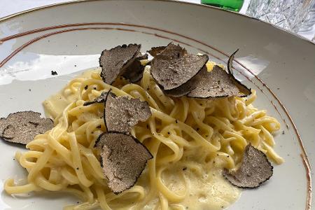 Tagliolini Al Tartufo Nero - Trüffelnudeln in einem Berliner Restaurant. Tagliolini Al Tartufo Nero - Trüffelnudeln in einem Berliner Restaurant.