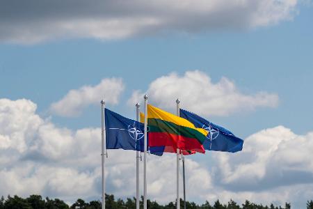 Wetterballons haben den Flugverkehr über dem Flughafen von Litauens Hauptstadt Vilnius gestört. (Symbolbild)