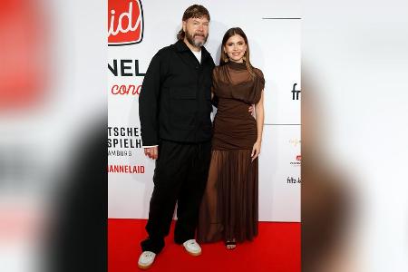 Rea Garvey feiert Red-Carpet-Debüt mit Tochter Aamor