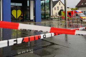 Ein 16-Jährigen wird brutal niedergestochen. Streit mit dem mutmaßlichen Täter gab es vorher laut Ermittlern nicht.