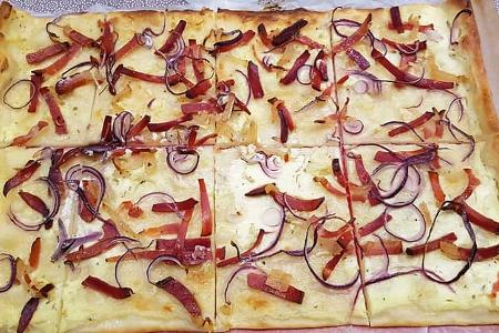 Flammkuchen, Markgräfler Land, Camping, Reise, Urlaub Flammkuchen, Markgräfler Land, Camping, Reise, Urlaub